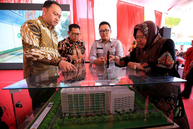 Groundbreaking Gedung Baru RS Soewandhi, Ini Harapan Wali Kota Risma