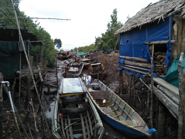 Kisah Nelayan di Riau: Ekonomi Sulit dan Tradisi Barter Hasil Laut