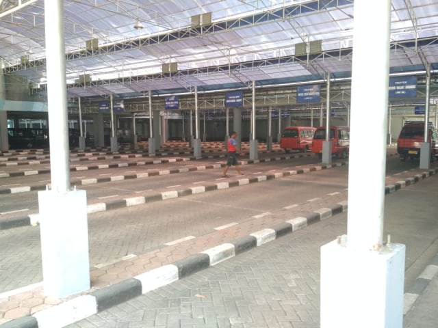 Terminal Hamid Rusdi yang telah 10 tahun berdiri, namun seakan masih belum berfungsi. (Foto: Rizal Adhi/Tugumalang.id)