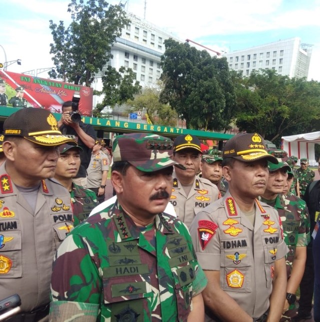 Panglima TNI dan Kapolri Pimpin Apel Pengamanan Natal di Medan ...