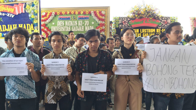 Mahasiswa UGM Demo