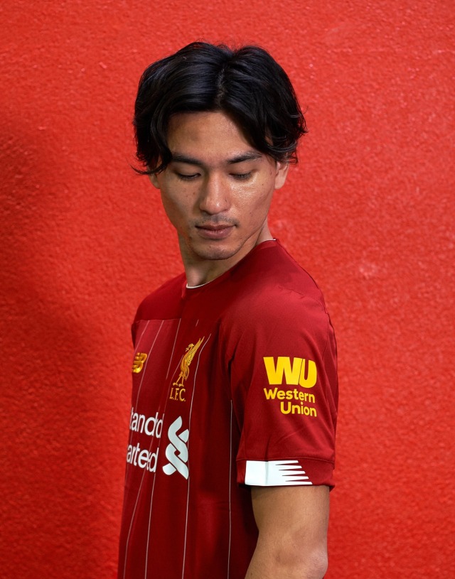 Takumi Minamino resmi jadi pemain Liverpool. Foto: Liverpool FC