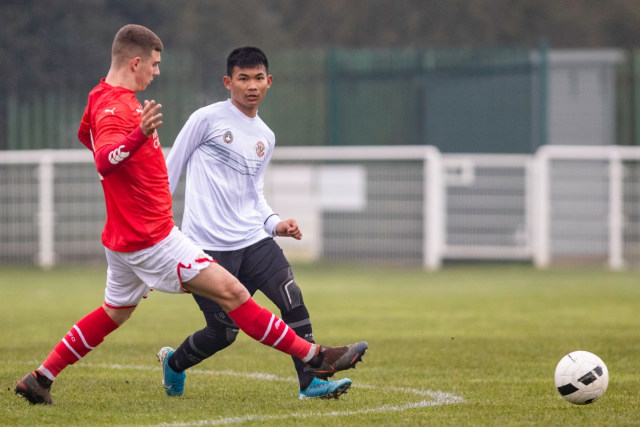 Garuda Select, Swindon Town, Lapangan Birmingham FA