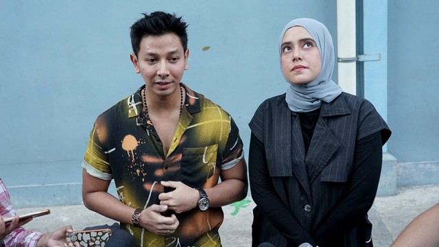 Artis Fairuz A Rafiq dan Sony Septian saat ditemui di kawasan Kapten Tendean, Jakarta, Kamis, (19/12/2019). Foto: Ronny