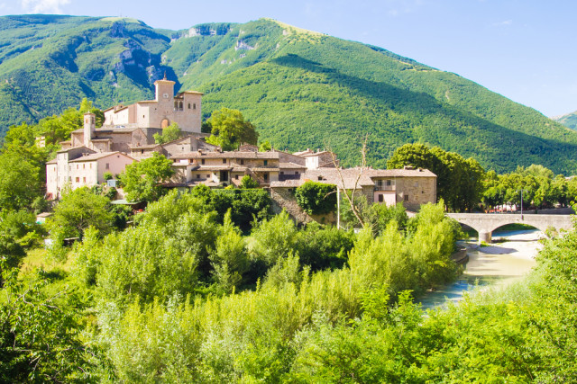 Desa di  Italia yang Katanya Jadi Ibu Kota Orang  Jelek  di  