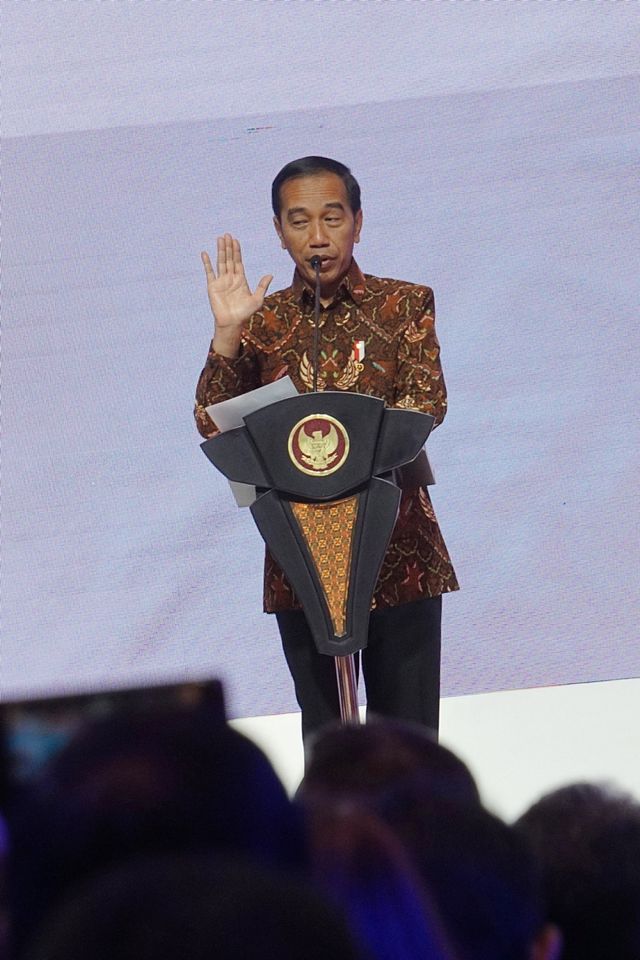 Presiden Joko Widodo pada peresmian gelaran UMKM Export Brilian Preneur di JCC Senayan, Jakarta, Jumat (20/12).  Foto: Fanny Kusumawardhani/kumparan