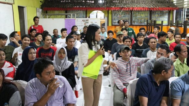 Kegiatan reses anggota DPRD DKI Eneng Malianasari