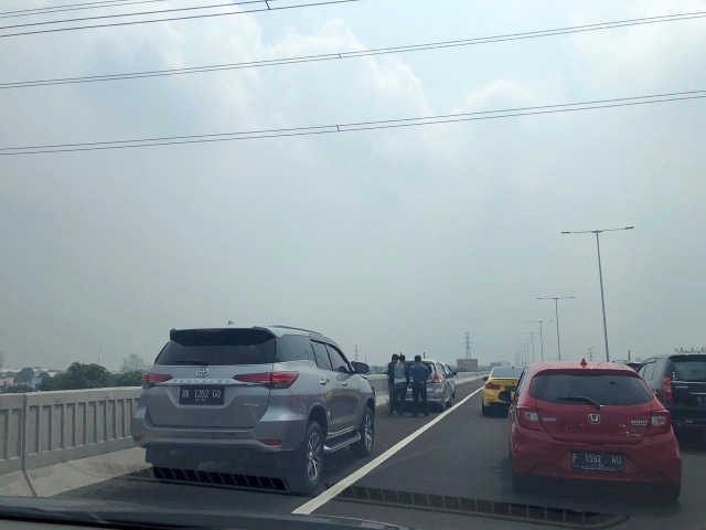 Kemacetan di Tol Layang Japek.  Foto: Dok. Said Hafidh