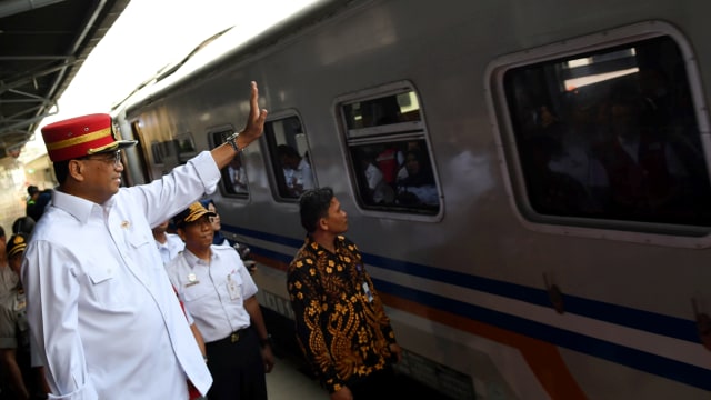 Dibangun Zaman Belanda, Jalur Kereta Cianjur - Cipatat Kini Bisa Dinikmati Lagi (34116)