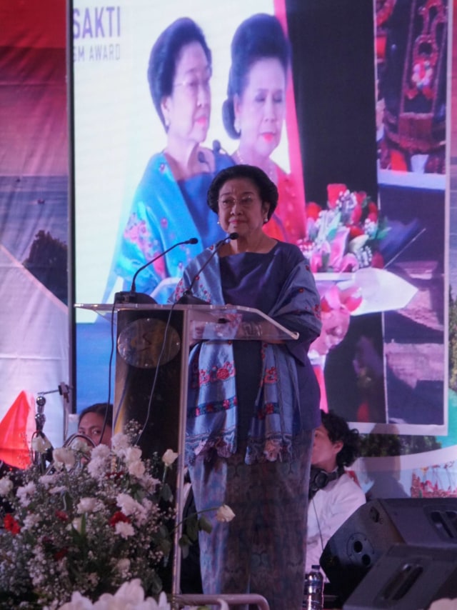Mantan Presiden RI ke 5 Megawati Soekarnoputri memberikan sambutan dalam acara Trisakti Tourism Award 2019, Minggu (22/12). Foto: Helmi Afandi Abdullah/kumparan
