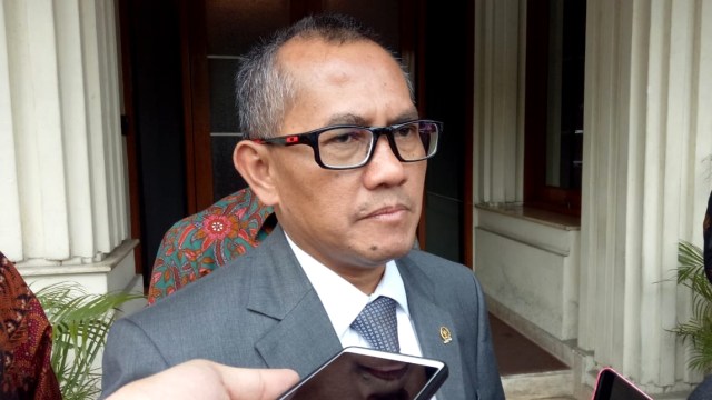 Jaja Ahmad Jayus usai temui Menko Polhukam Mahfud MD, di Kemenko Polhukam, Jakarta, Senin (23/12). Foto: Aprilandika Pratama/kumparan