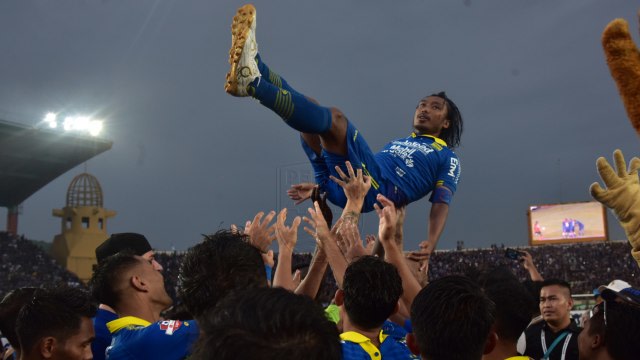 Laga kontra PSM Makassar jadi laga terakhir Hariono berseragam Persib. Foto: dok. Media Persib