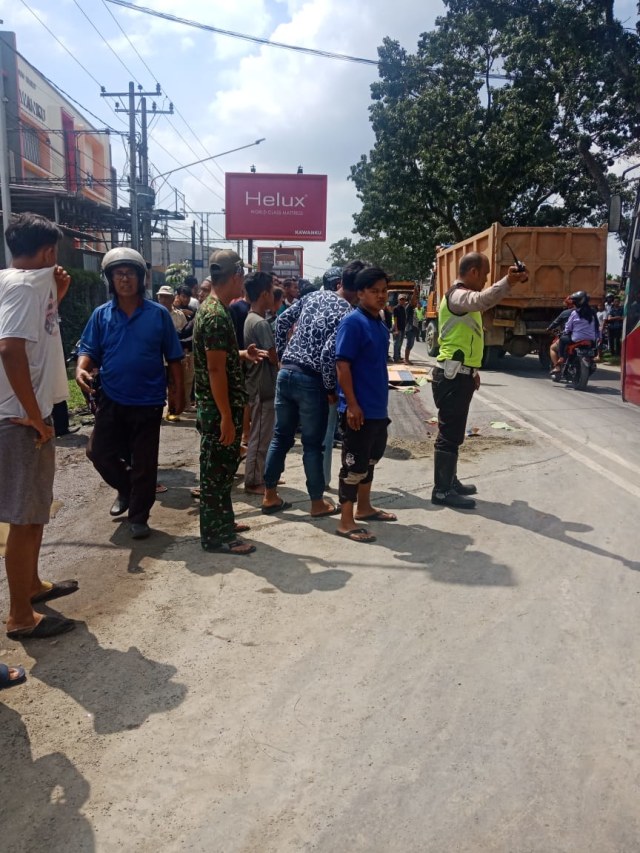 Suasana di TKP usai terjadinya kecelakaan di Binjai. Foto: Dok. Istimewa