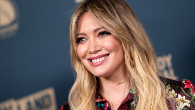 Gak Mau Ribet? Kamu Bisa Ikuti Step by Step Effortless Makeup Ala Hilary Duff!