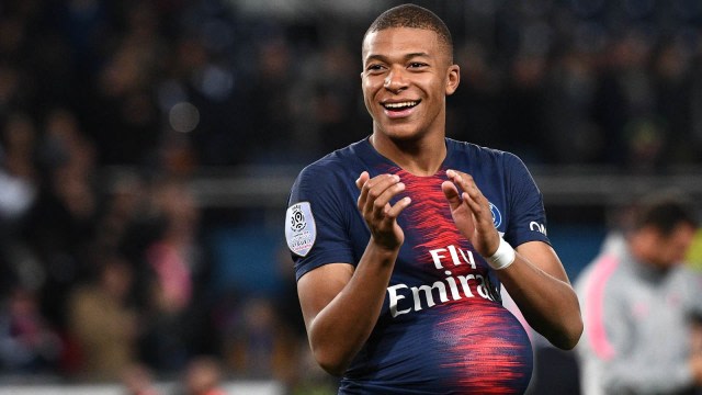 Kylan Mbappe merayakan golnya saat pertandingan PSG vs Lyon. (Foto: AFP/FRANCK FIFE)