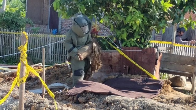 Benda Diduga Bom Rakitan Ditemukan Warga Saat Gali Septic Tank di Aceh (502116)