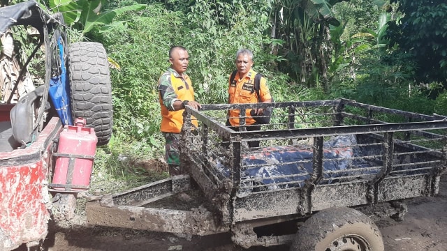 Akhirnya, seluruh korban tertimbun longsor tambang emas ilegal di Merangin berhasil dievakuasi. Foto: Humas Basarnas Jambi