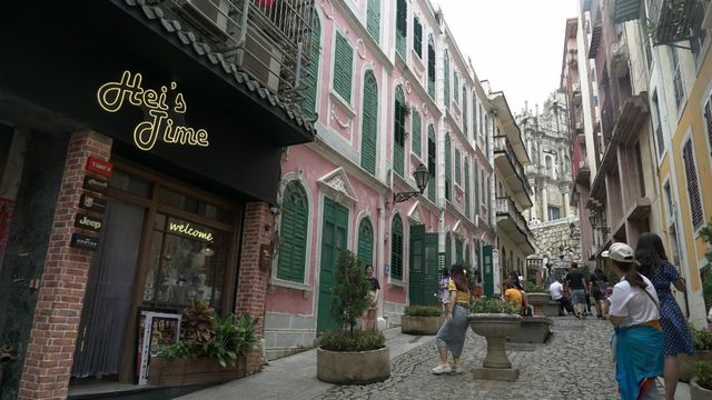 com-Travessa da Paixao menawarkan sudut pandang lain untuk menikmati kemegahan Ruins of St. Paul’s. Foto: Macao Government Tourism Office