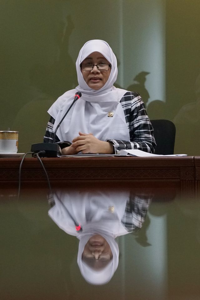 Wakil Ketua KY Sukma Violetta memberikan keterangan saat konferensi pers akhir tahun di Jakarta.  Foto: Jamal Ramadhan/kumparan 