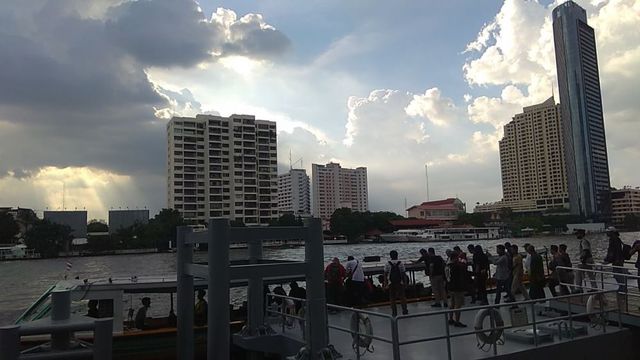 Adopsi Sungai Chao Phraya, Pemkot Wujudkan Wisata Air Kalimas Surabaya