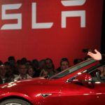 Elon Musk: Tak Perlu Gelar Sarjana untuk Kerja di Tesla!