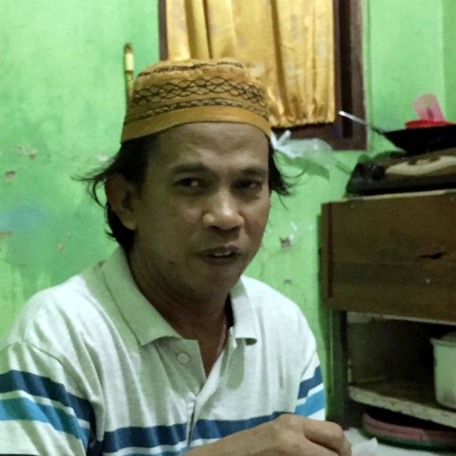 Abdul Rochim, tukang roti yang namanya dicatut untuk pajak mobil lamborghini. Foto: Muhammad Darisman/kumparan