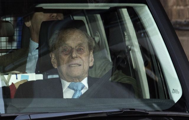 Pangeran Philip saat keluar dari rumah sakit  Foto: AFP