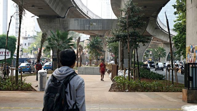 Suasana di Jalur Pedestrian di Kolong JLNT Casablanca. Foto: Iqbal Firdaus/kumparan