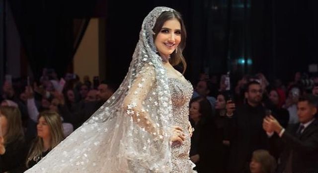 Gaun pengantin termahal di dunia. Foto: dok. @hanyelbehairycouture/ Instagram