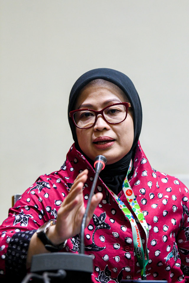 Pelaksana Harian (Plh) Juru Bicara KPK yang baru Ipi Maryati menyampaikan konferensi pers di gedung KPK, Jakarta, Jumat (27/12/2019). Foto: ANTARA FOTO/M Risyal Hidayat