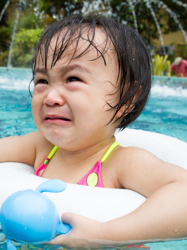 Ilustrasi anak takut berenang. Foto: Shutter Stock