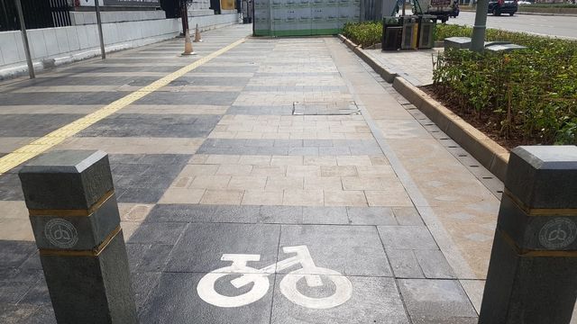 Kata Komunitas Sepeda Soal Bersepeda di Jalur Cepat Sudirman (492188)