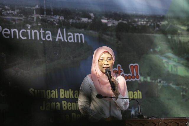 Foto: Aksi Mapala Leuser Bersihkan Krueng Aceh dari Sampah Plastik (286660)