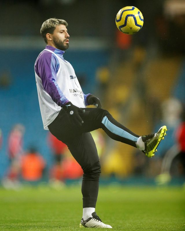 Sergio Aguero, pemain Manchester City, sebelum laga lawan Sheffield United. Foto: Reuters/Andrew Boyers