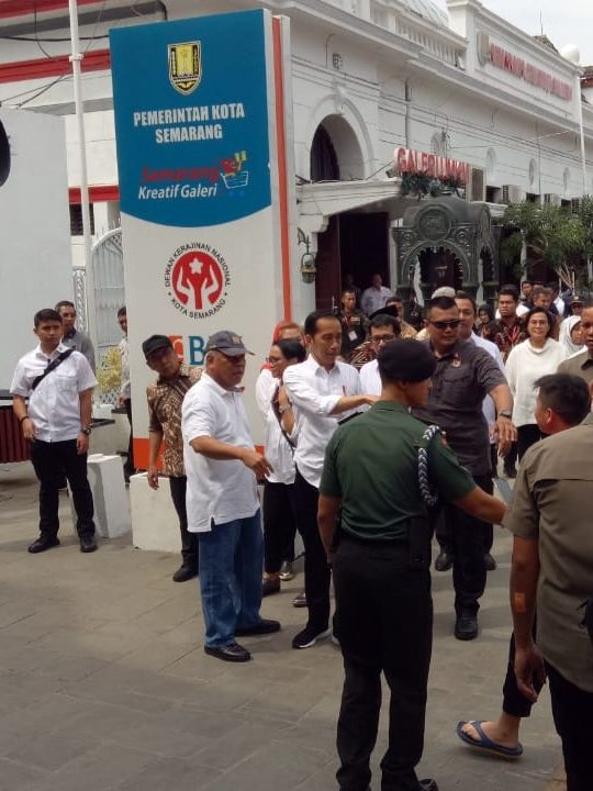 Presiden Joko Widodo di Kota Lama Semarang. Foto: Fahrian Saleh/kumparan