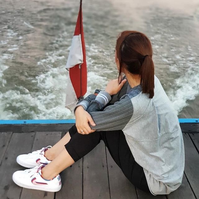 Najwa Shihab dengan koleksi sneakers hypebeast kekinian dok Instagram @najwashihab