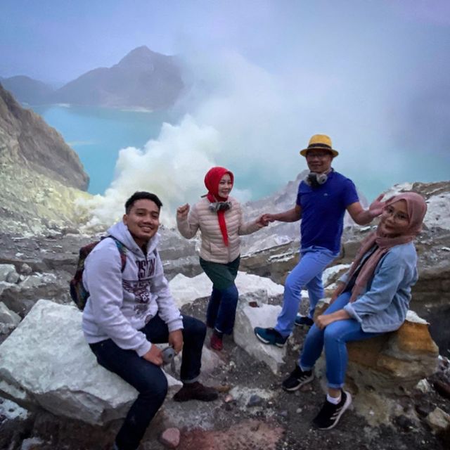 Intip Liburan Jelang Akhir Tahun ala Ridwan Kamil ke Gunung Ijen (158664)