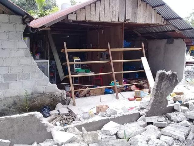 Rumah warga rusak akibat gempa bumi berkekuatan 6,8 magnitudo