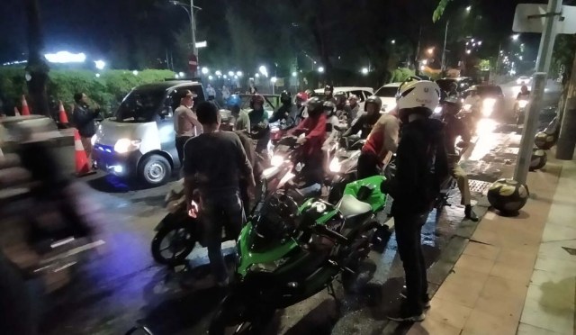 Panik Hindari Razia di Jalan Pemuda Surabaya, Motor Sport Terjungkal