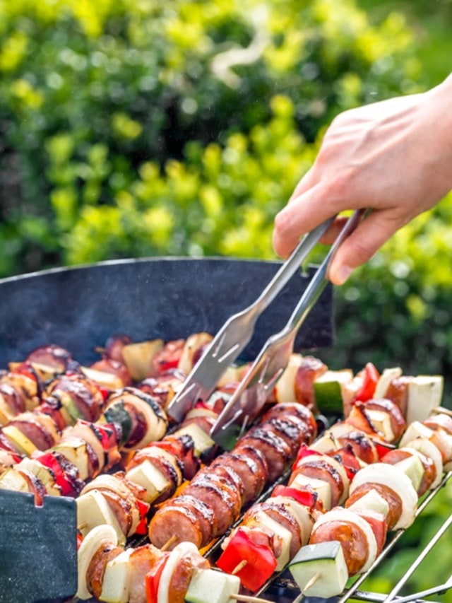 Ilustrasi barbeque saat malam tahun baru PTR Foto: Shutterstock