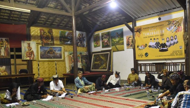 Pelantunan Tembang Lintas Budaya "BABAD TAWANGALUN" Dalam Cara Using, Jawa, Bali & Madura 