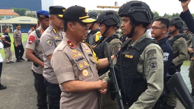 Upacara pemberangkatan 200 Brimob ke papua