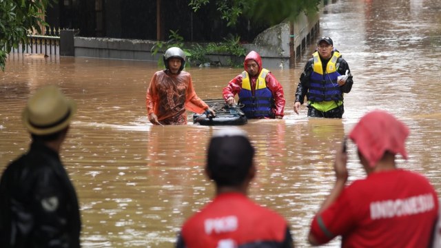 Banjir, Evakuasi warga, Kemang