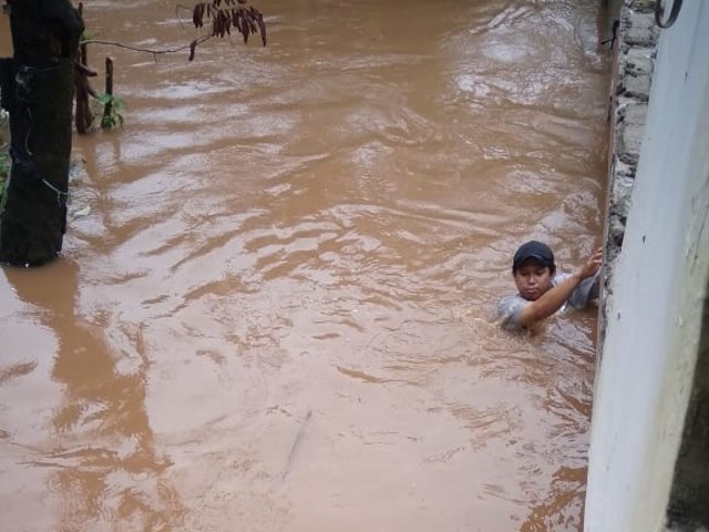 Banjir di Jalan Arus, Cawang, Rabu (1/1/2020). Foto: Dok. Niyar Rasyad
