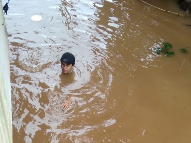 Banjir di Jalan Arus, Cawang, Rabu (1/1/2020). Foto: Dok. Niyar Rasyad