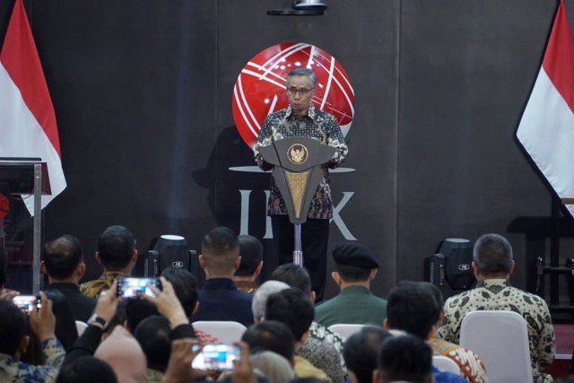 Ketua OJK Wimboh Santoso di acara pembukaan perdagangan saham awal tahun 2020 di Bursa Efek Indonesia, Jakarta, Kamis (2/1). Foto: Fanny Kusumawardhani/kumparan