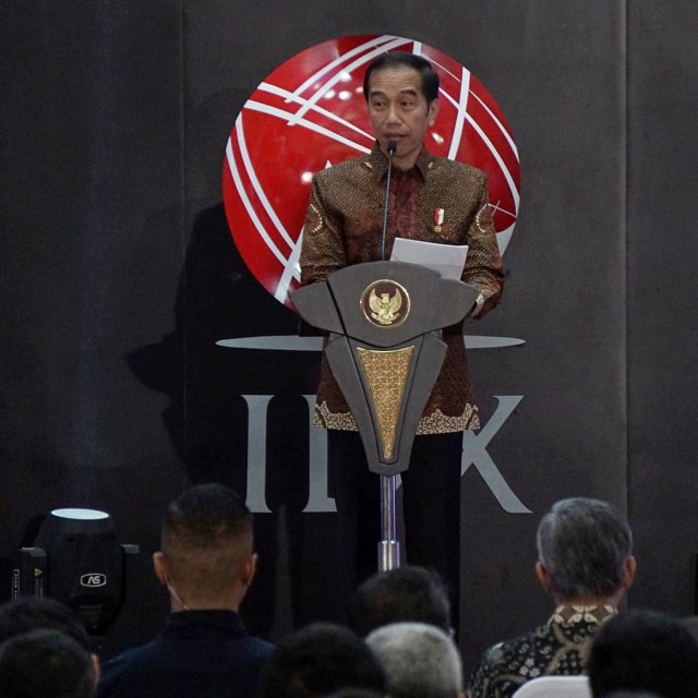 Presiden Joko Widodo membuka perdagangan saham awal tahun 2020 di Bursa Efek Indonesia, Jakarta, Kamis (2/1). Foto: Fanny Kusumawardhani/kumparan