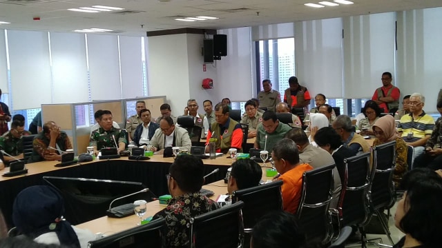 Kepala BNPB Letjen Doni Monardo pimpin rapat koordinasi penanganan banjir Jakarta dan sekitarnya. Foto: Fachrul Irwinsyah/kumparan