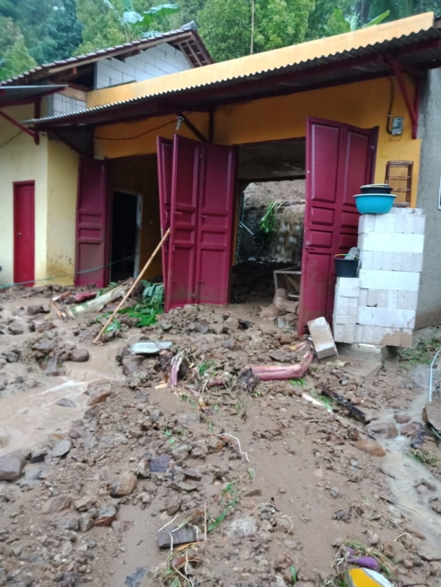 Rumah warga yang terkena dampak banjir bandang di Kabupaten Lebak, Banten. Foto: Dok. Istimewa