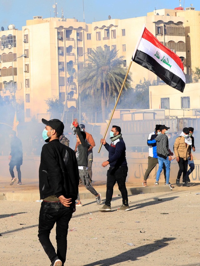 Kedutaan AS di Baghdad Irak diserbu demonstran pro Iran. Foto: REUTERS/Thaier al-Sudani